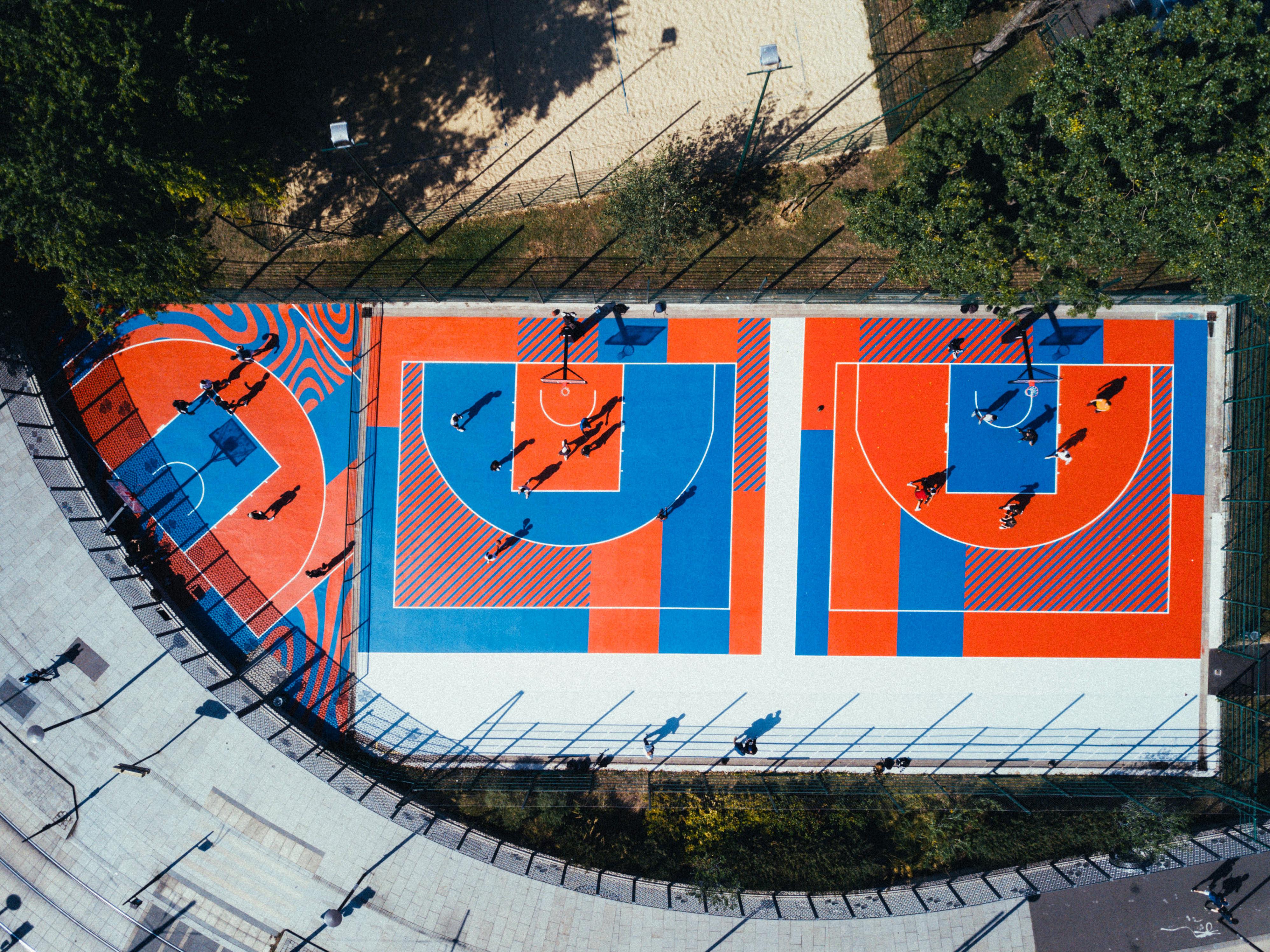 Terrain de basket Ladoumegue, designé par Dararith Pach 